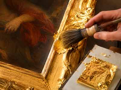The gold leaf technique workshop in Florence
